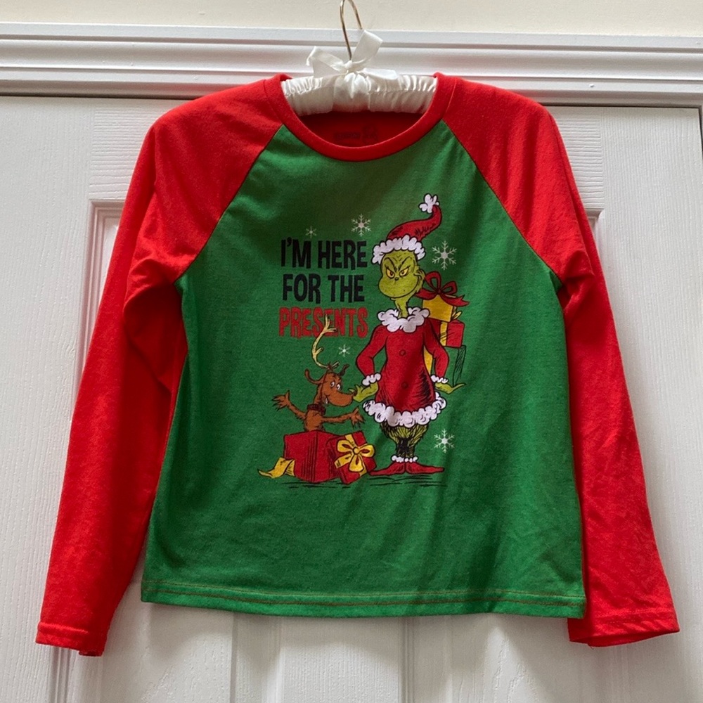 Unisex Pajama Top "I'M HERE FOR THE PRESENTS" with the Grinch, Size (Boy's) 10